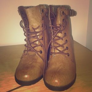 Mia George boot size 7 never worn